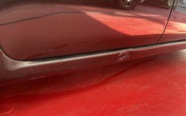 アルトラパン（茶色）サイドステップの板金・塗装修理